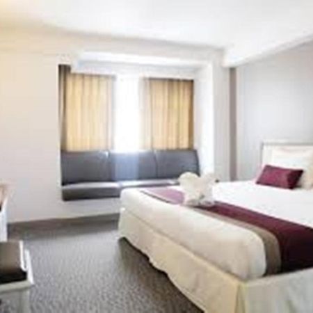 Hotel Airport Plaza Нью-Делі Екстер'єр фото
